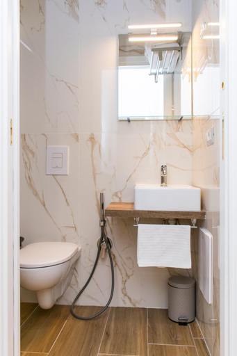 Bathroom 2, La Sciantosa Quartieri Spagnoli, Napoli