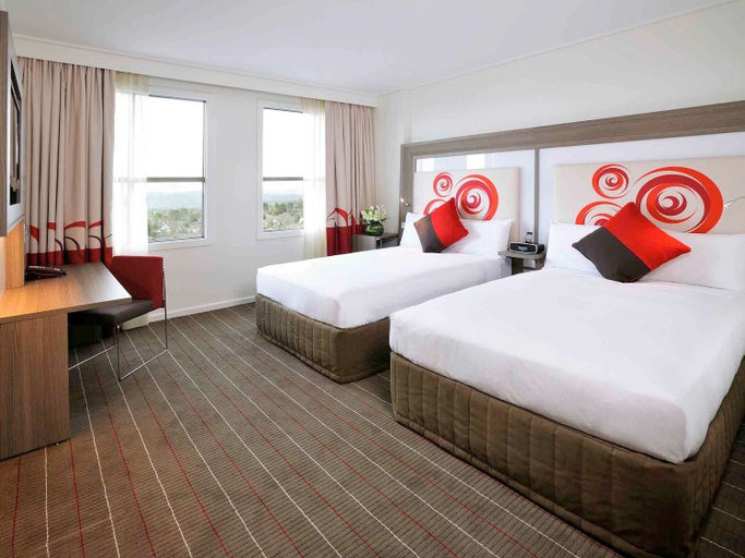 Bedroom 2, Novotel Melbourne Glen Waverley, Melbourne