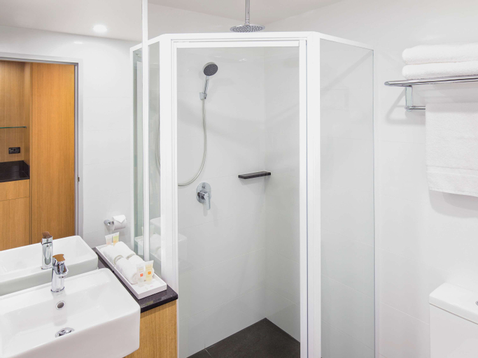 Bathroom 7