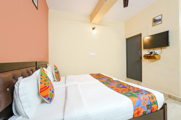 Bedroom 3, FabHotel La Palma Suites - Nr. RMZ Eco world, Bangalore