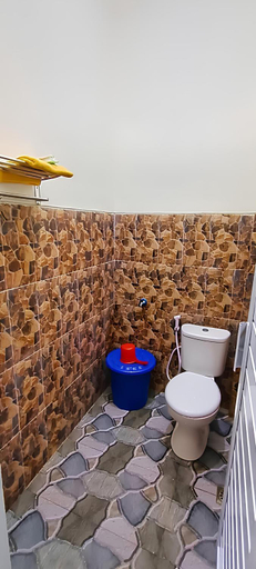 Bathroom 5, Kinasih Homestay Pacitan, Pacitan