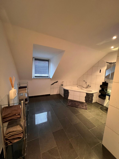 Others 5, L1 Apartments, Neunkirchen