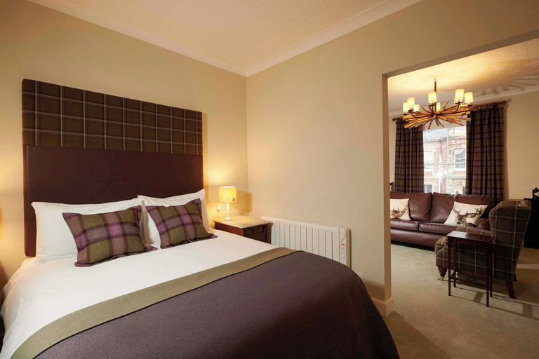 Bedroom 2, Downright Gabbler, Highland