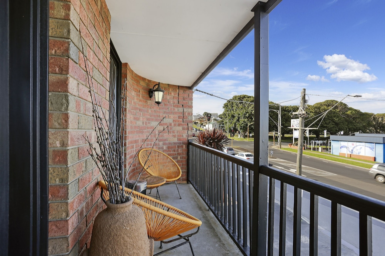 Others 5, Tudor Motor Inn, Warrnambool