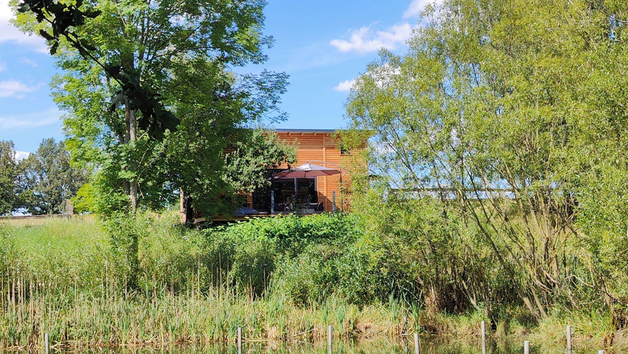Exterior & Views 2, TinyHousebeiDresden unser größtes winziges Häuschen für bis zu 7 Personen, Kaminofen, große Terrasse - Nähe Sächsische Schweiz, Bautzen