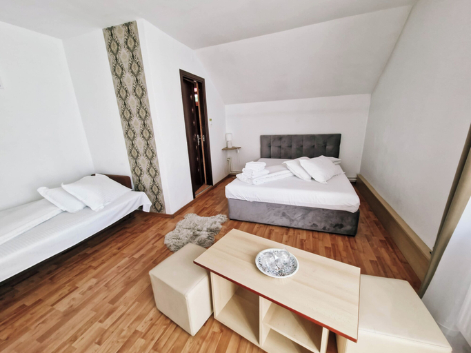 Bedroom 2, Complex Caprioara Toplita, Toplita