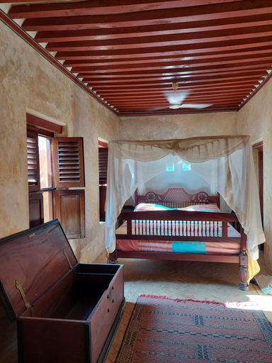 Others 3, Samaki House, Lamu West