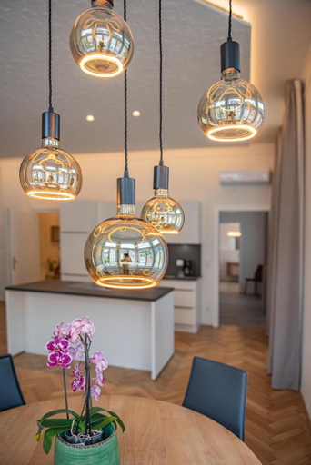 Others 4, Meranosuites, Bolzano