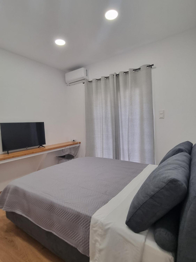 Others 5, Apartment 34, Peloponnese