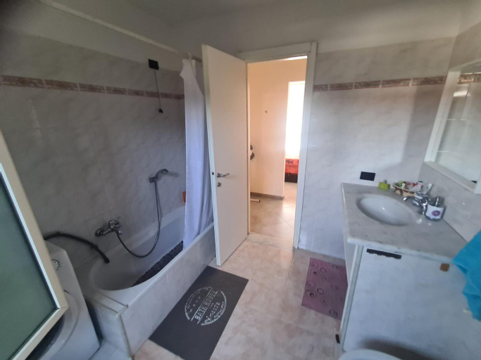 Bedroom 2, BabanHouse Fiumaretta 250m dalla spiaggia, La Spezia