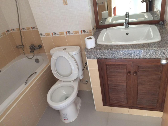Bathroom 4