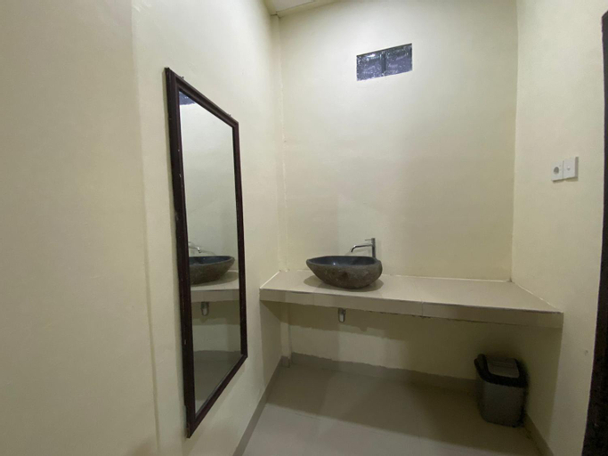 Bathroom 9