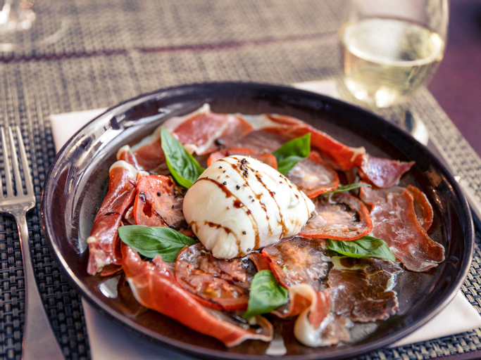 Food & Drinks 6