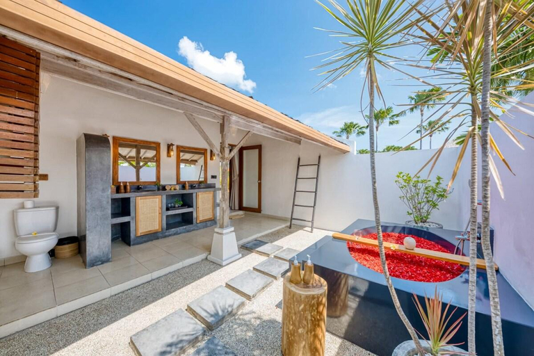 Exterior & Views 1, Villa Manhattan - Luxurious 4 BDR Villa, huge pool, Badung