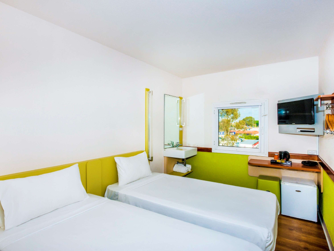 Bedroom 3, ibis budget Melbourne Airport, Melbourne