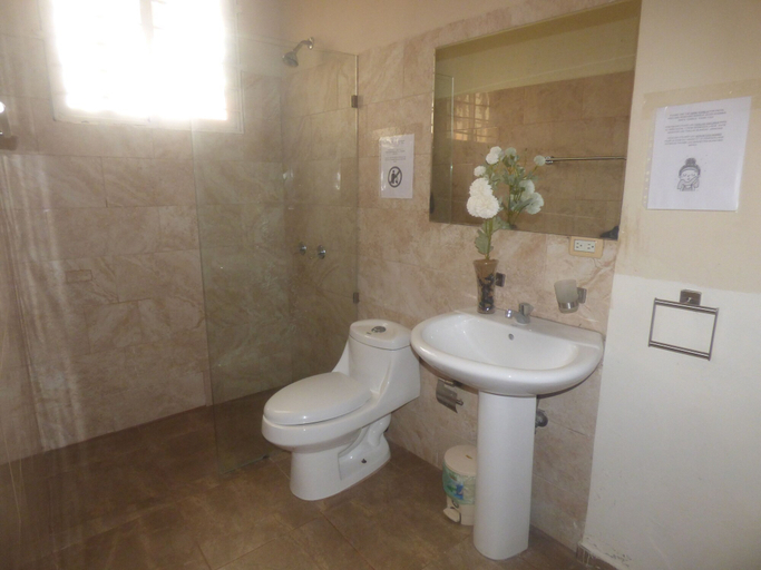 Bathroom 3, Edificio Amapola, Distrito Nacional