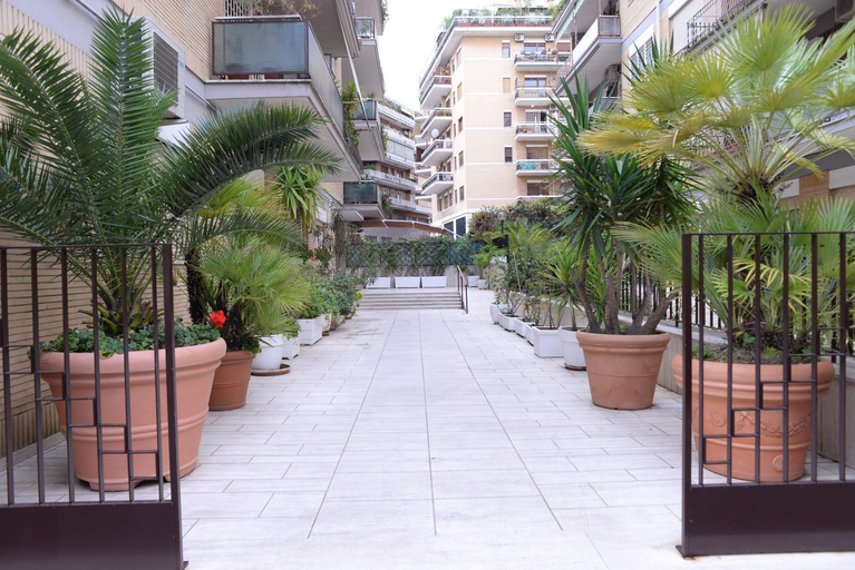 Others 4, Single room in cozy and comfortable apartment, Roma