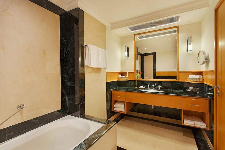 Bathroom 4, Trident, Chennai, Kancheepuram