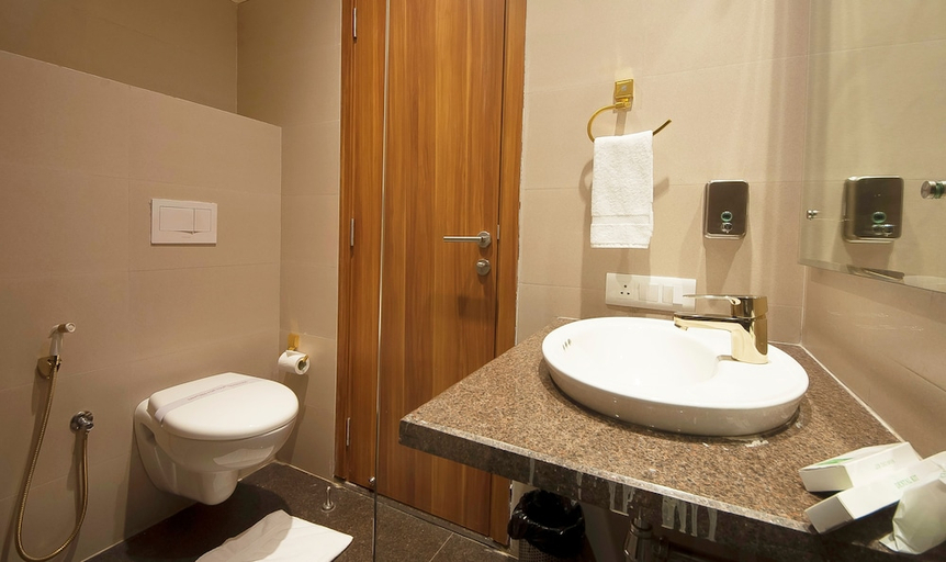 Bathroom 3, Hotel Le Roi Haridwar @ Har Ki Pauri Road, Hardwar