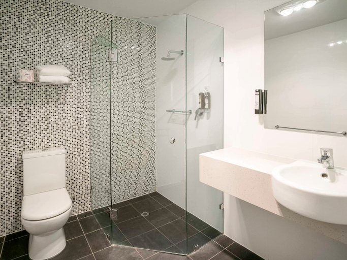 Bathroom 5, Adelaide Rockford, Adelaide