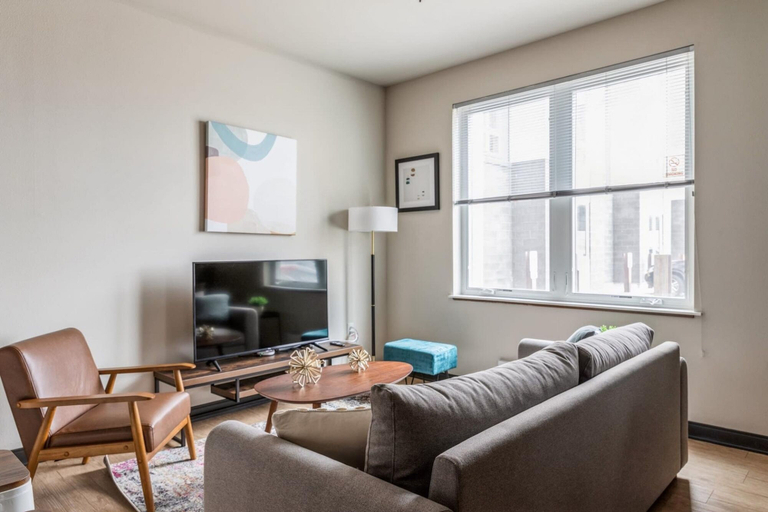 Room 3, Milwaukee Classy 1BD 1BA Downtown Apartment, Milwaukee