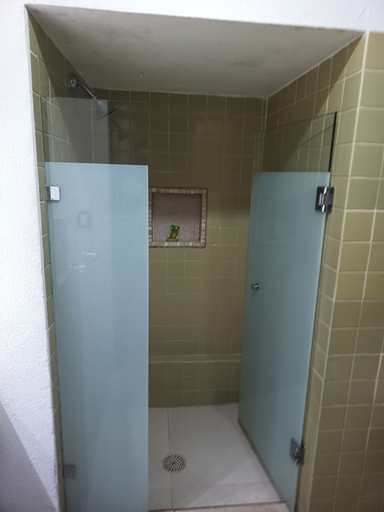 Bathroom 5, Essen's Hotel, Mazatlán