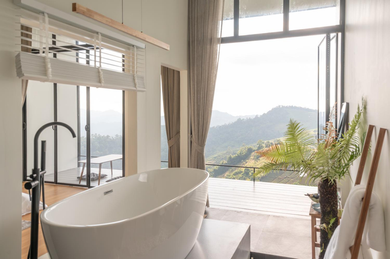 Bathroom 3, nai r kaad, Mae Rim