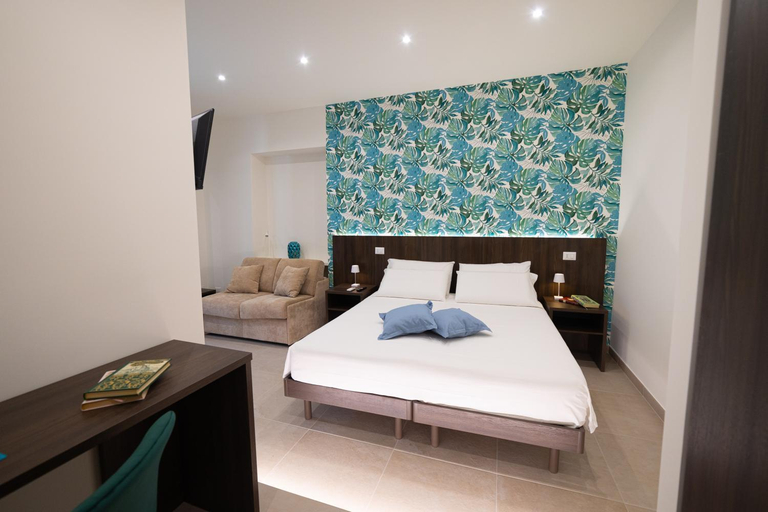 Others 2, NUMISIA Guest House, Latina