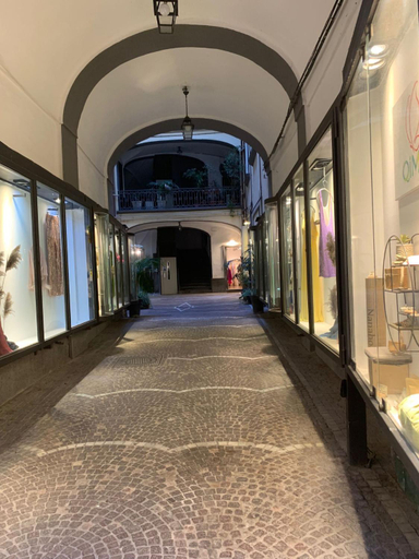 Others 4, Dimora Chiaia, Napoli
