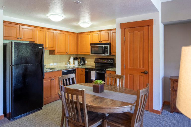 Dining Room 9