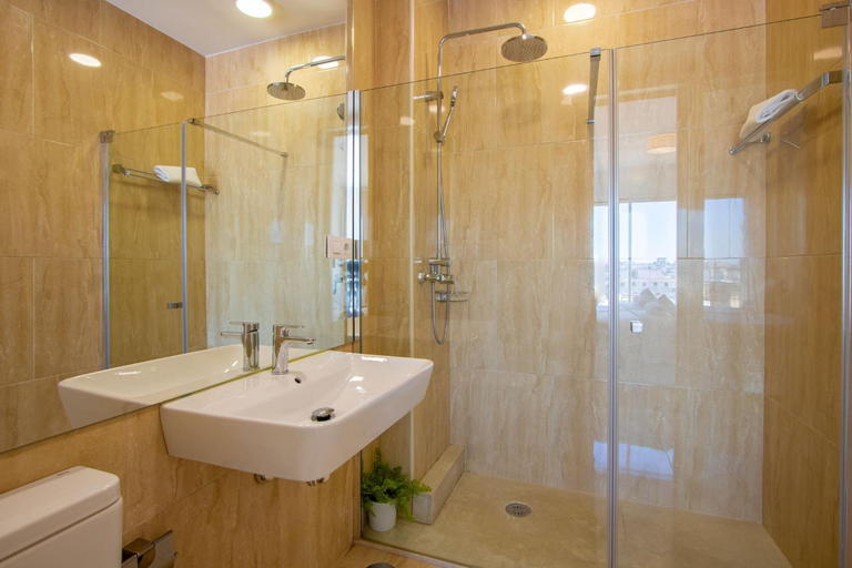 Bathroom, San Pablo Deluxe Suite by Valcambre, Sevilla