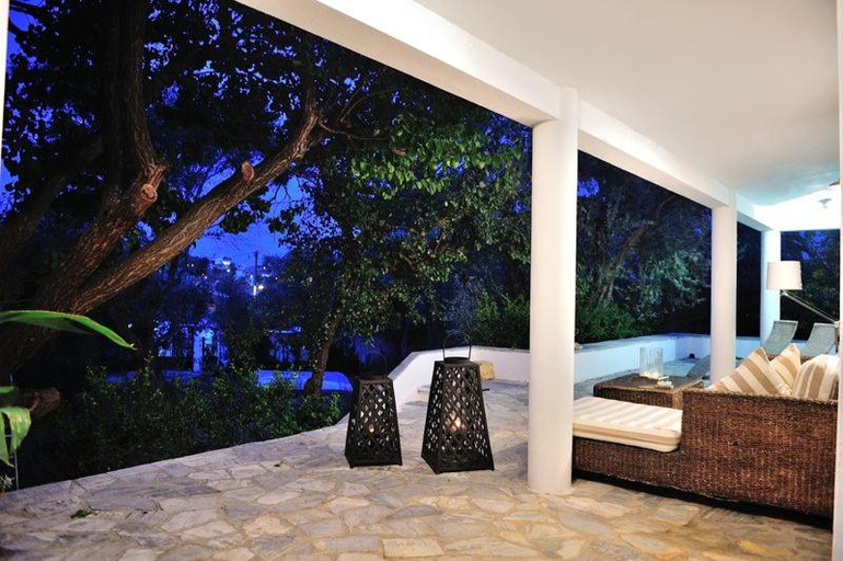 Others 3, Villa Ftelia, Thessaly