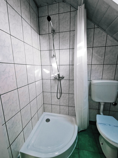 Bathroom 3, Complex Caprioara Toplita, Toplita