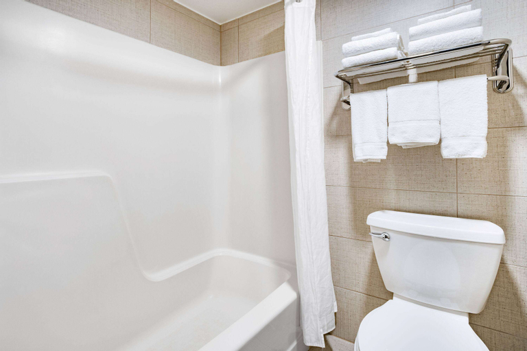 Bathroom 9
