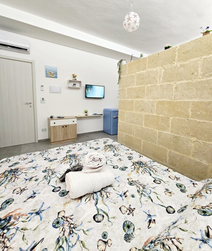 Bedroom 5, Aquamarina Rooms, Lecce