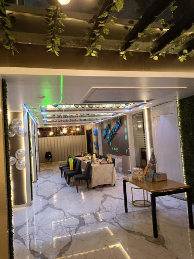 Food & Drinks 5, Hotel Mayfair Tower, South 24 Parganas