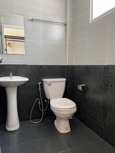 Bathroom 5, Ivory House Sriracha, Si Racha
