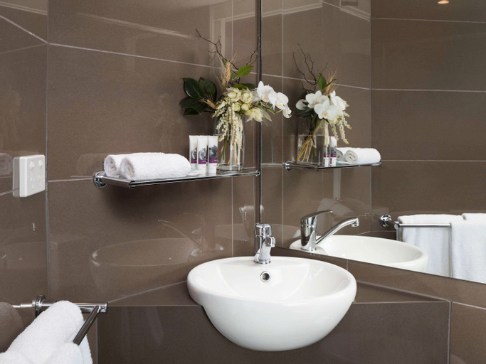 Bathroom 4