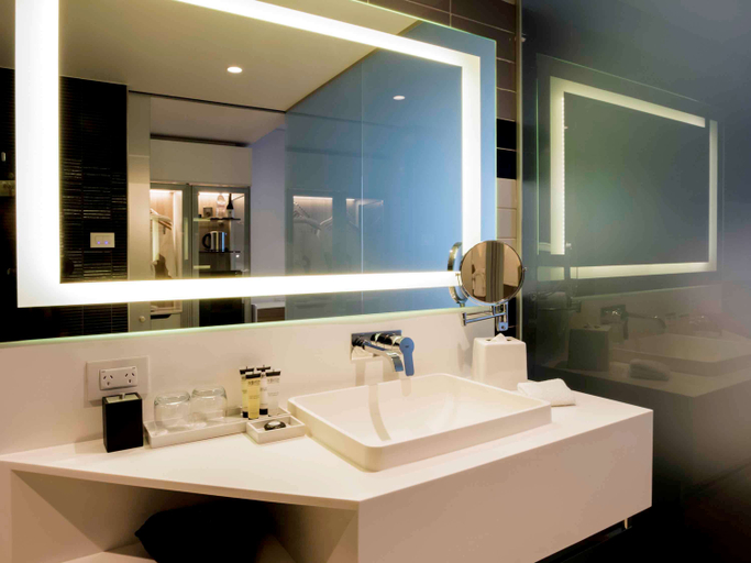 Bathroom 5, Pullman Sydney Airport, Sydney