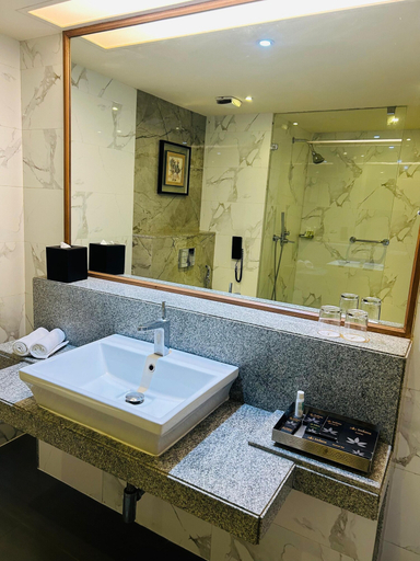 Bathroom 4, Indana Palace Jaipur, Jaipur