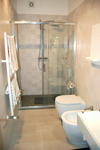 Others 4, M7 Suites Central, Salerno