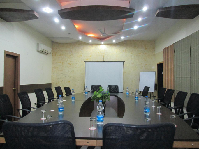 Others 5, Mg Regency, Gondiya
