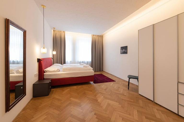 Others 5, Meranosuites, Bolzano