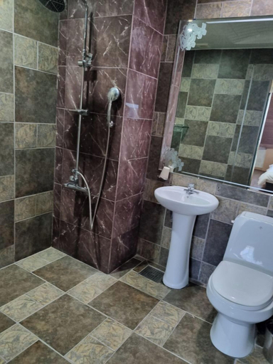 Bathroom 4, Hotel Seaworld, Jung