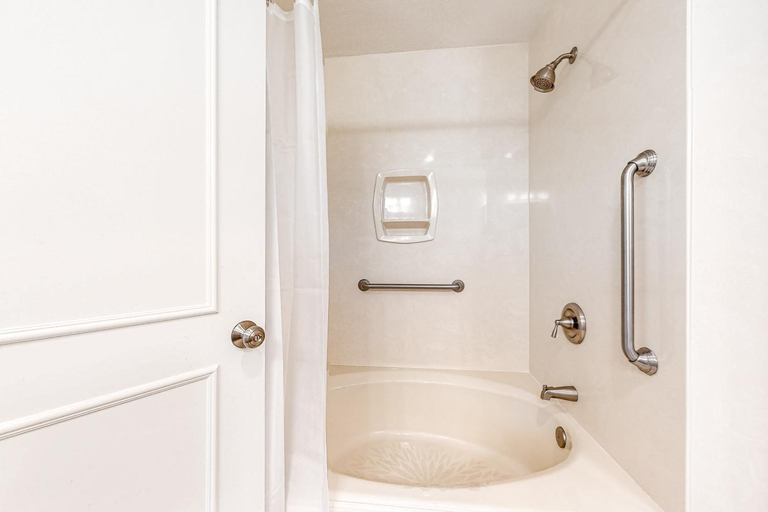 Bathroom 4, TOPS'L Tennis Village 19, Walton