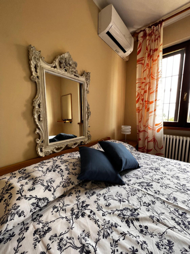 Bedroom 1, Welcome Traveller CORTE COSTABELLA APARTMENTS, Verona