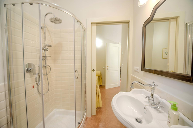 Bathroom 2, B&B A casa di Teresa, Olbia-Tempio
