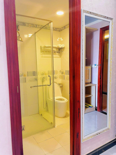 Bathroom 11