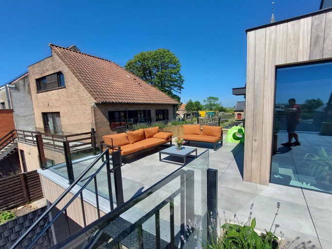 Others 5, Apartment in Zuienkerke With Terrace, West-Vlaanderen