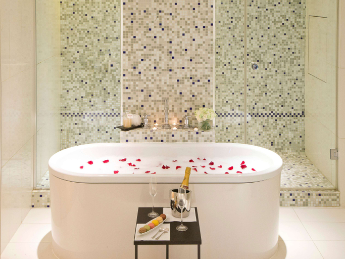 Bathroom 4, Sofitel Paris Arc de Triomphe, Paris